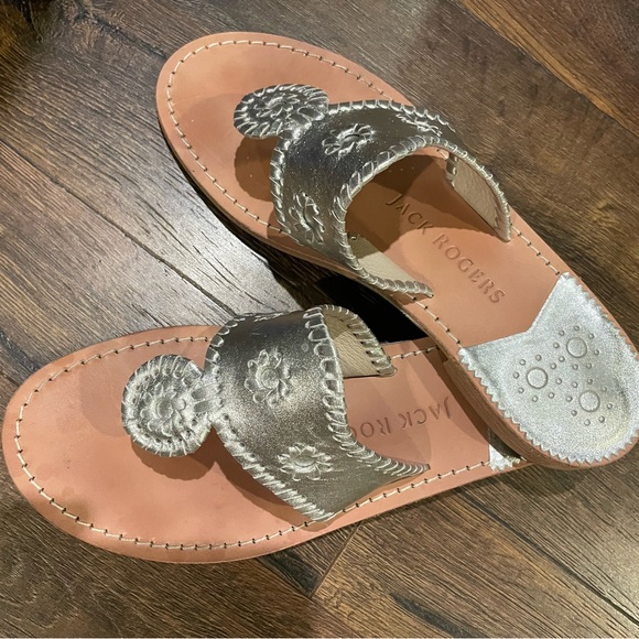 Jack Rogers Metallic Silver Hampton Sandals, Size 10 - Picture 9 of 12